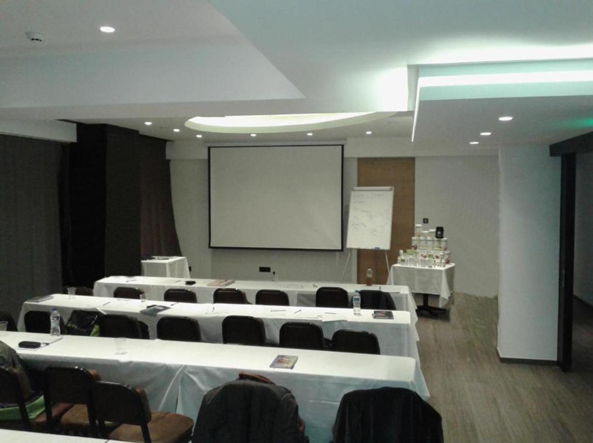 Adonis City Hotel Pátra Kültér fotó