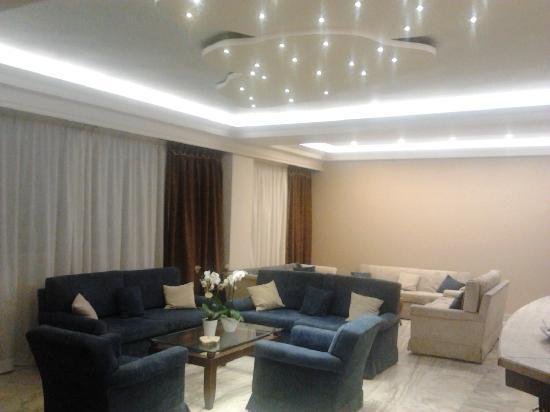 Adonis City Hotel Pátra Kültér fotó