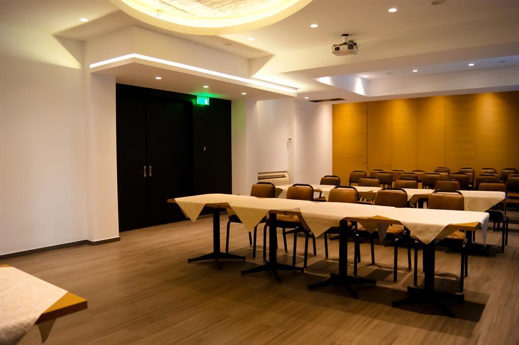 Adonis City Hotel Pátra Kültér fotó