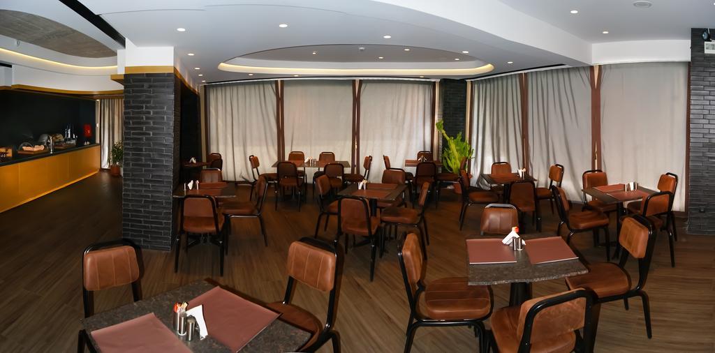 Adonis City Hotel Pátra Kültér fotó