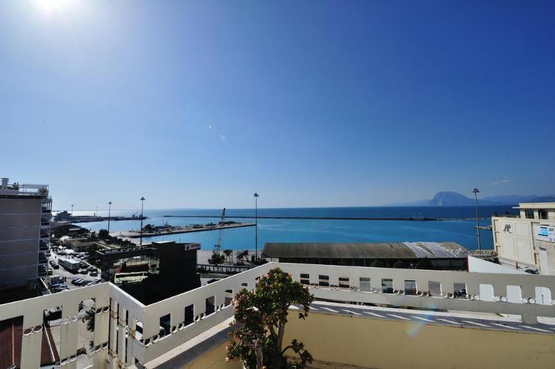Adonis City Hotel Pátra Kültér fotó