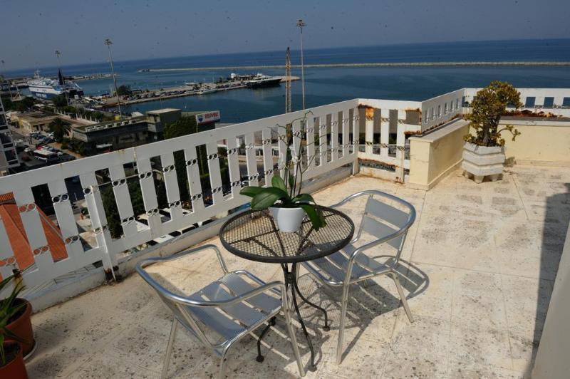 Adonis City Hotel Pátra Kültér fotó